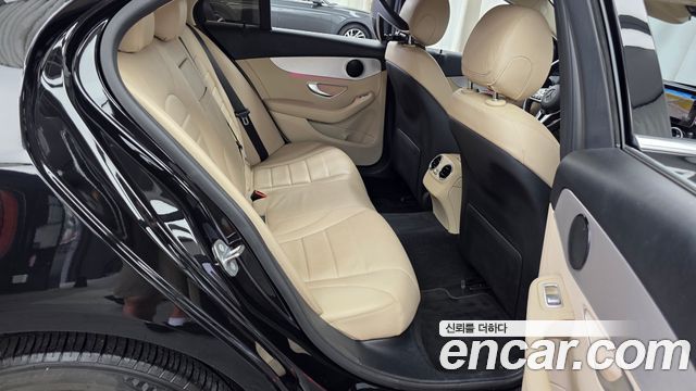 Mercedes-Benz C-Class 2020 — photo 18