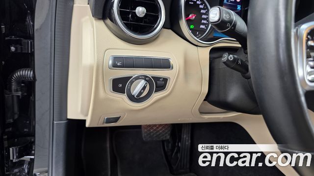 Mercedes-Benz C-Class 2020 — photo 22