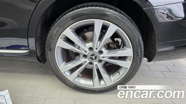 Mercedes-Benz C-Class 2020 — photo 7