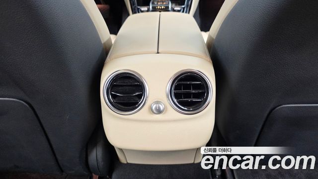 Mercedes-Benz C-Class 2020 — photo 31