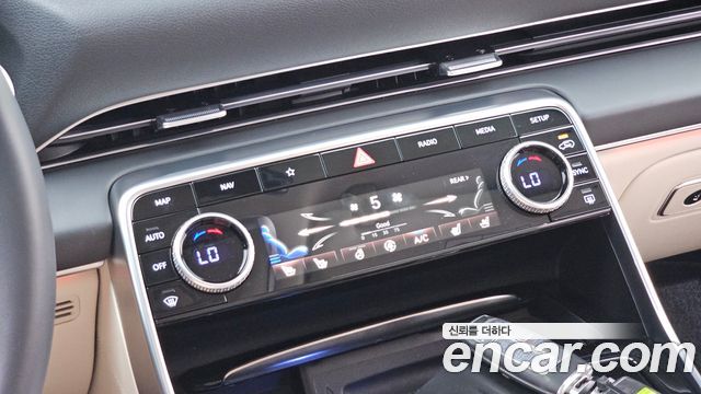 Genesis GV80 2022 — photo 17