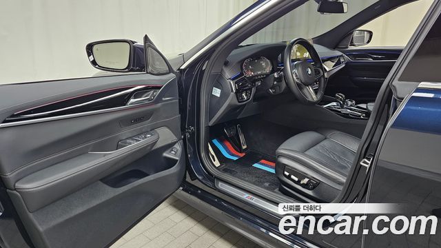BMW Gran Turismo 2023 — photo 13