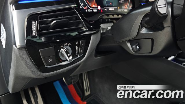 BMW Gran Turismo 2023 — photo 24