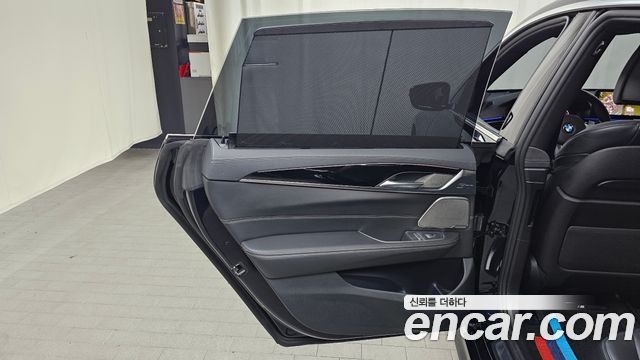 BMW Gran Turismo 2023 — photo 15