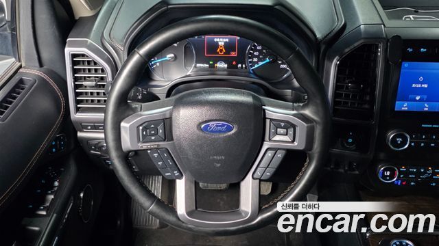 Ford Expedition 2021 — photo 13