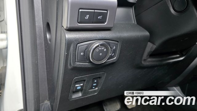 Ford Expedition 2021 — photo 17