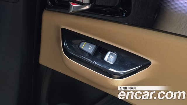 Kia Canival 2021 — photo 23