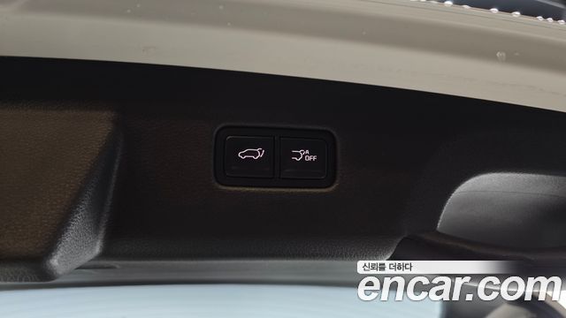 Kia Canival 2021 — photo 26