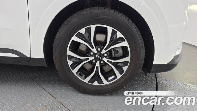 Kia Canival 2021 — photo 7