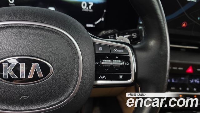 Kia Canival 2021 — photo 28