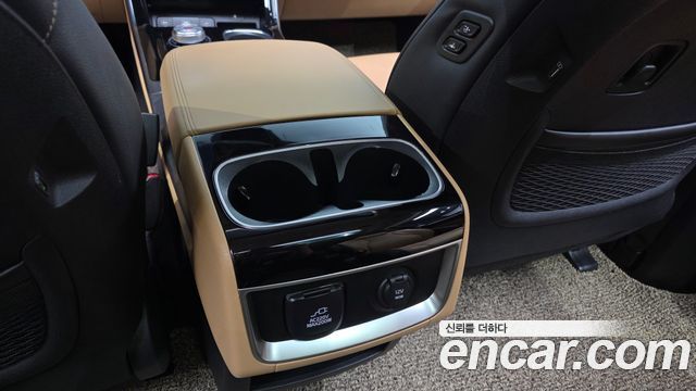 Kia Canival 2021 — photo 35
