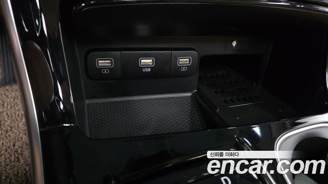 Kia Canival 2021 — photo 37