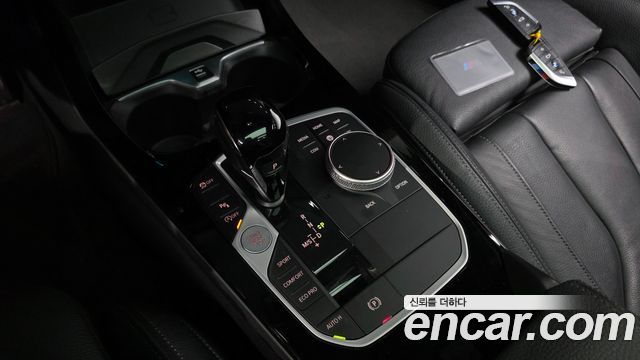 BMW 1-Series 2022 — photo 12