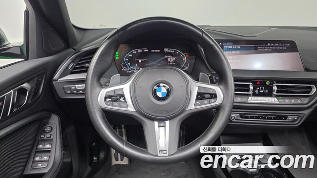 BMW 1-Series 2022 — photo 19