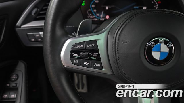 BMW 1-Series 2022 — photo 23