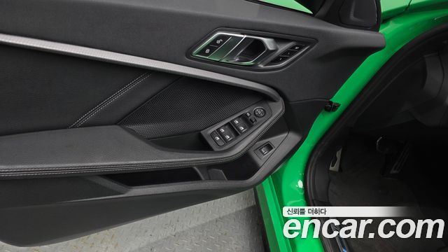 BMW 1-Series 2022 — photo 28