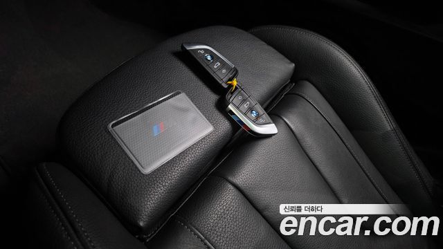 BMW 1-Series 2022 — photo 32