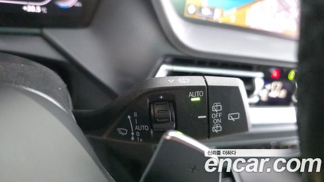 BMW 1-Series 2022 — photo 35