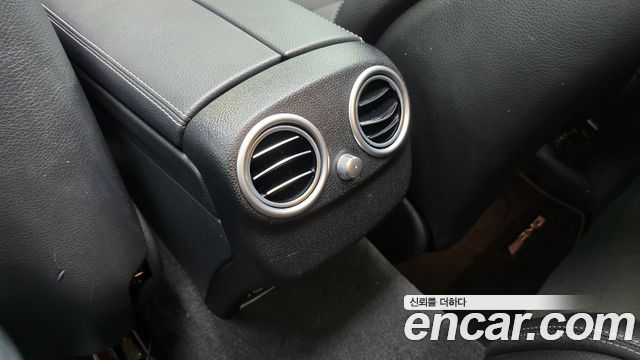 Mercedes-Benz C-Class 2021 — photo 32