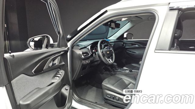Chevrolet Korea Trailblazer 2022 — photo 13