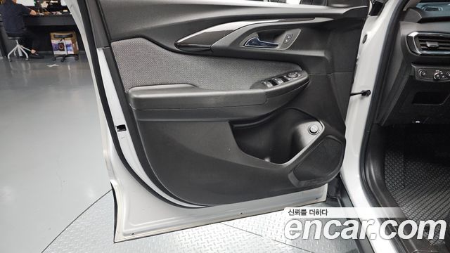 Chevrolet Korea Trailblazer 2022 — photo 14