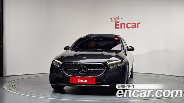 Mercedes-Benz E-Class 2025 — photo 3