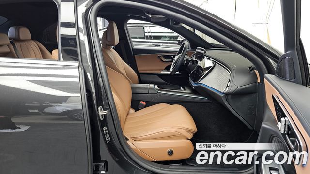 Mercedes-Benz E-Class 2025 — photo 17