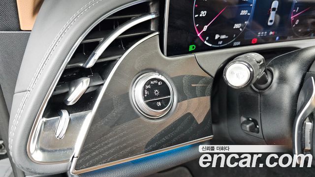Mercedes-Benz E-Class 2025 — photo 24