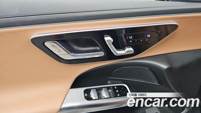 Mercedes-Benz E-Class 2025 — photo 25