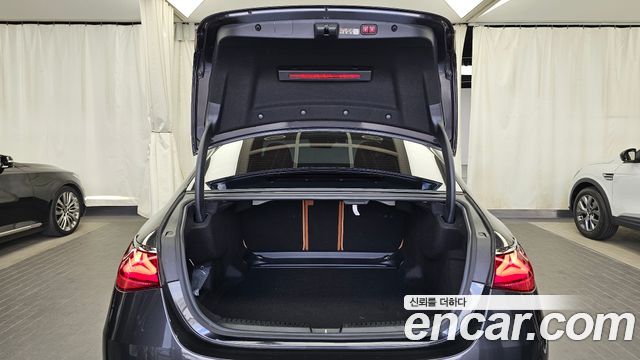 Mercedes-Benz E-Class 2025 — photo 26