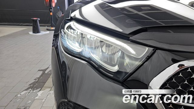 Mercedes-Benz E-Class 2025 — photo 8