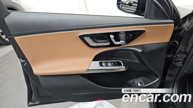 Mercedes-Benz E-Class 2025 — photo 14