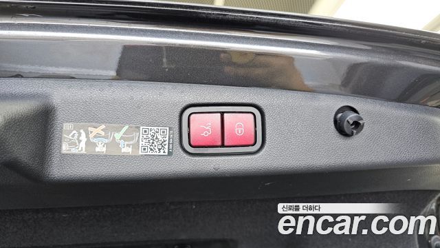 Mercedes-Benz E-Class 2025 — photo 27