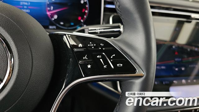 Mercedes-Benz E-Class 2025 — photo 29