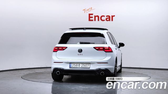 Volkswagen Golf 2024 — photo 4