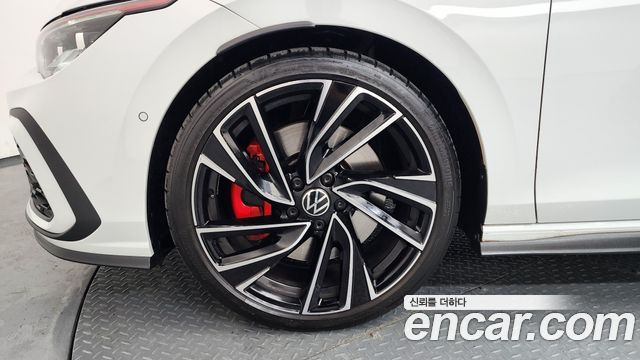 Volkswagen Golf 2024 — photo 5