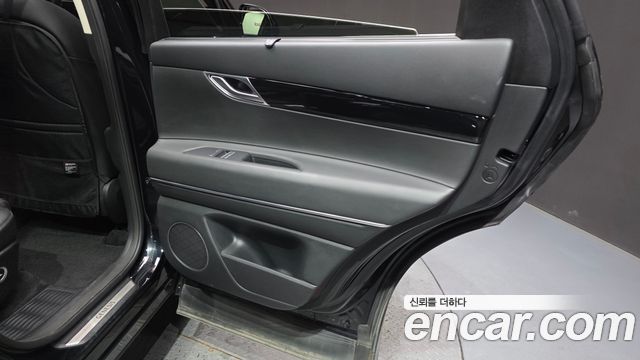 Genesis GV80 2020 — photo 15