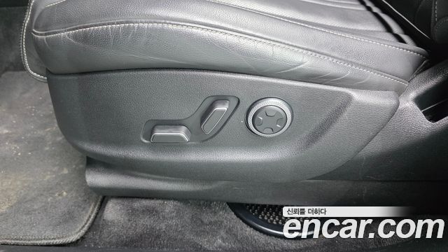 Genesis GV80 2020 — photo 32