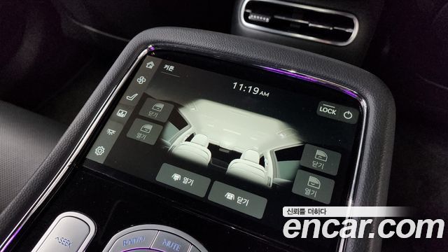 Genesis G90 2022 — photo 34
