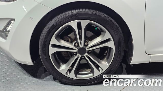 Hyundai AVANTE 2014 — photo 5