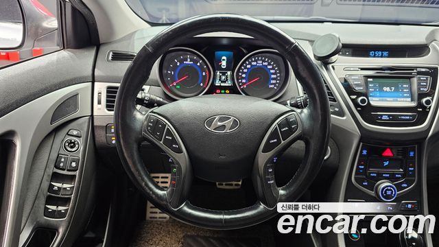 Hyundai AVANTE 2014 — photo 12