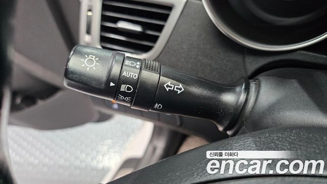 Hyundai AVANTE 2014 — photo 17