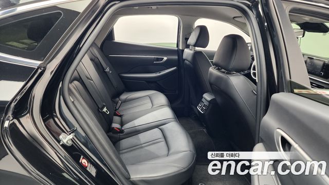 Hyundai Sonata 2022 — photo 17