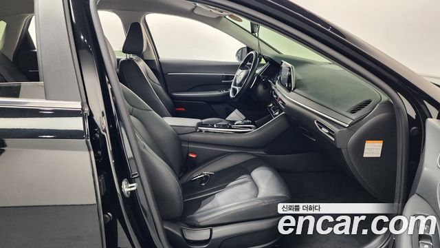 Hyundai Sonata 2022 — photo 16