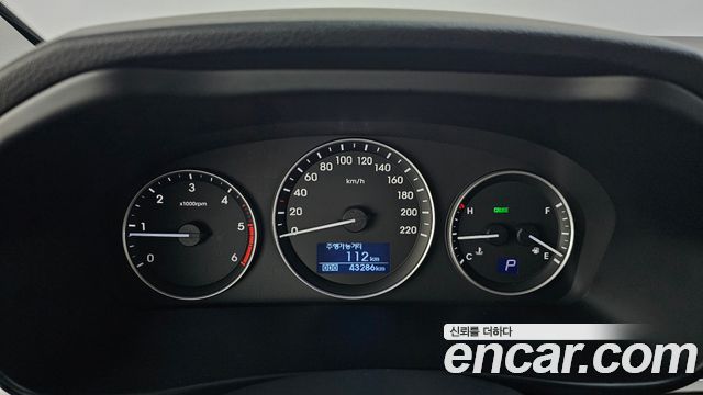 Hyundai Starex 2019 — photo 11
