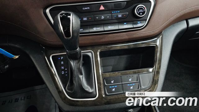 Hyundai Starex 2019 — photo 12