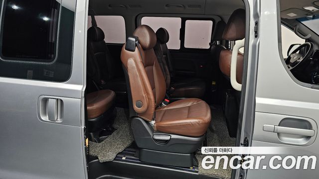Hyundai Starex 2019 — photo 17