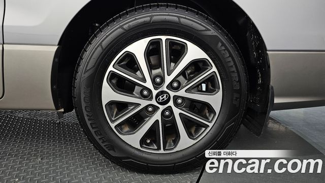 Hyundai Starex 2019 — photo 7