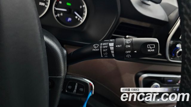 Hyundai Starex 2019 — photo 28