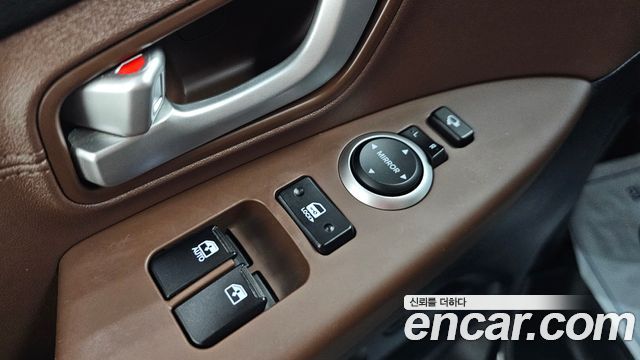Hyundai Starex 2019 — photo 30